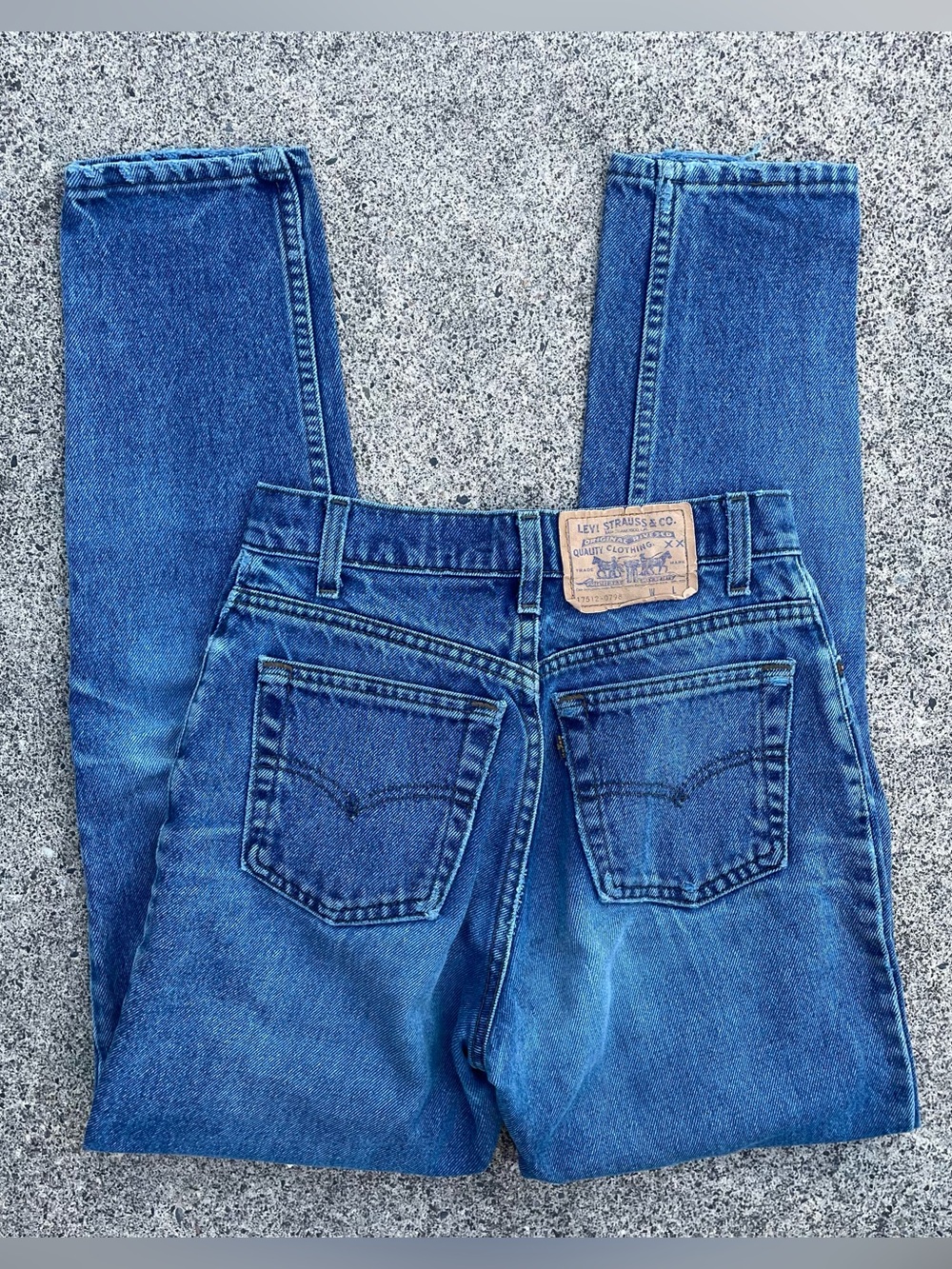 Vintage 90s Levi’s brown tab high waisted tapered mom jeans size 26